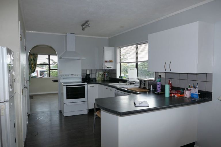 Photo of property in 8 Olive Terrace, Paraparaumu Beach, Paraparaumu, 5032