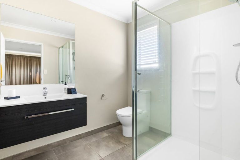 Photo of property in 98 Penetaka Heights, Pyes Pa, Tauranga, 3112