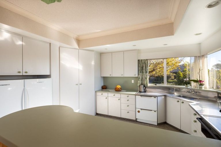 Photo of property in 166 Heta Road, Highlands Park, New Plymouth, 4312