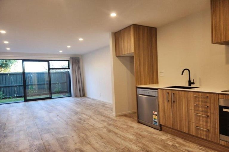 Photo of property in 3/31 Champion Street, Edgeware, Christchurch, 8013