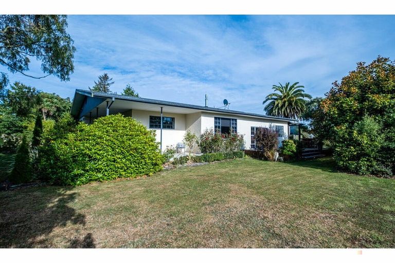Photo of property in 72 Timaru Road, Waimate, 7924