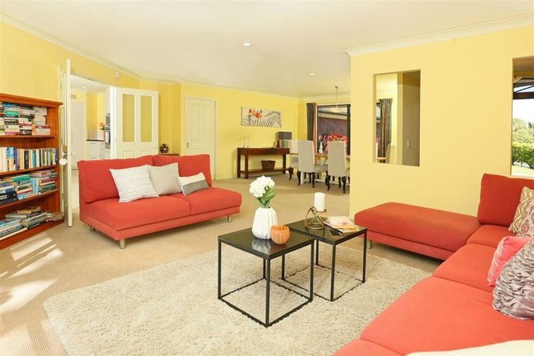 Photo of property in 1 Semillon Avenue, Henderson, Auckland, 0612