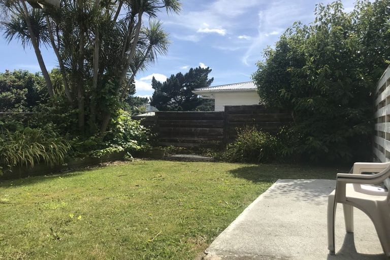 Photo of property in 32 Lynda Avenue, Paparangi, Wellington, 6037