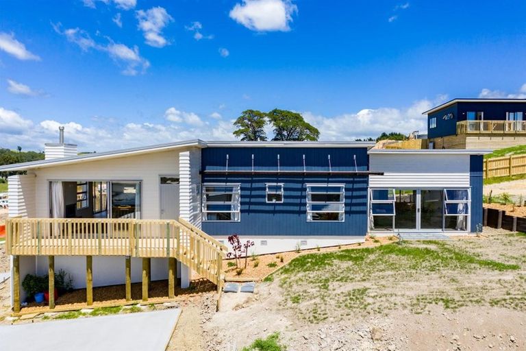 Photo of property in 28a Weka Street, Mangawhai, 0505