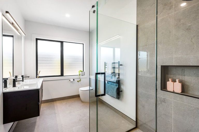 Photo of property in 48 Ngaru Crescent, Wharewaka, Taupo, 3330