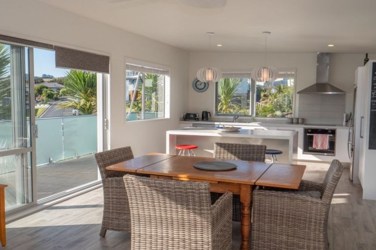 Photo of property in 13 Protea Drive, Cable Bay, 0420