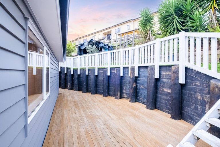 Photo of property in 108 Keri Vista Rise, Papakura, 2110