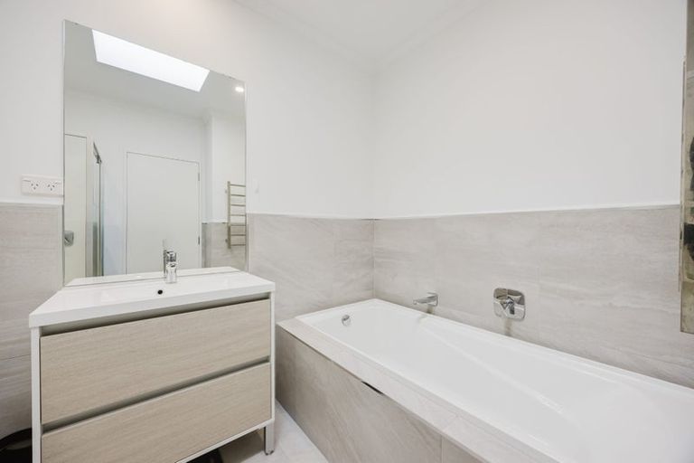 Photo of property in 32 Whenuapai Drive, Whenuapai, Auckland, 0618