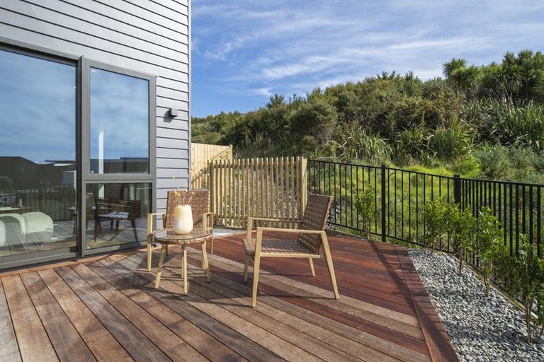 Photo of property in 52 Streamview Way, Long Bay, Auckland, 0630