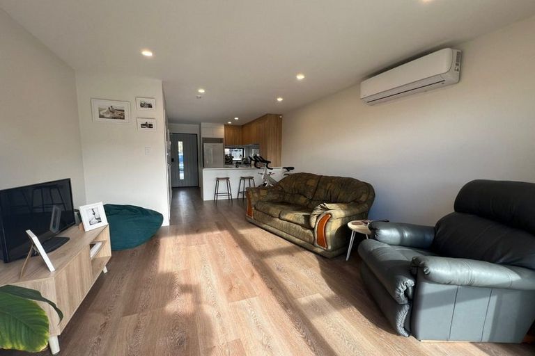 Photo of property in 35 Jabuka Street, Glen Eden, Auckland, 0602