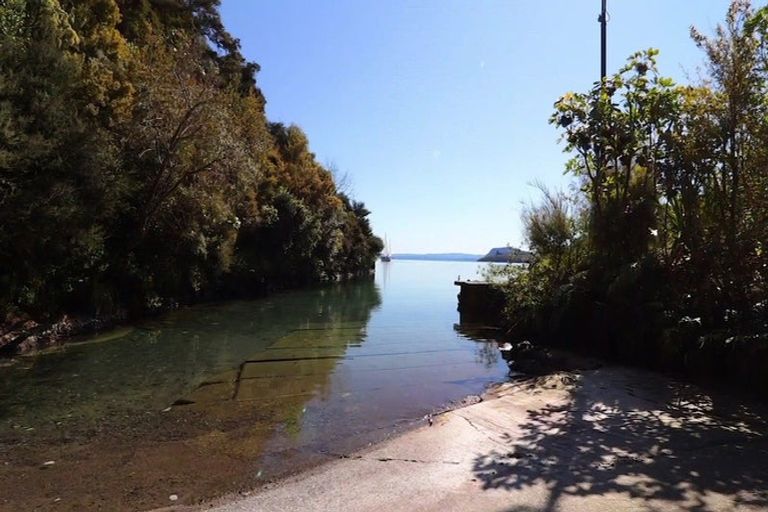 Photo of property in 3 Whakamoenga Point, Acacia Bay, Taupo, 3385