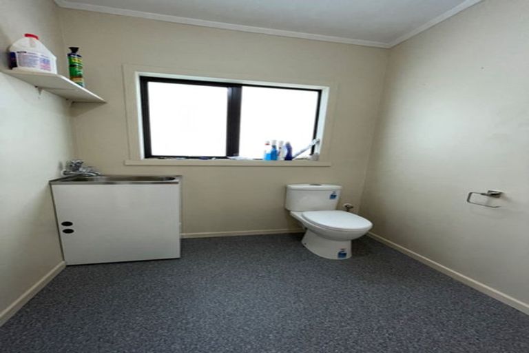 Photo of property in 89 Forrest Hill Road, Milford, Auckland, 0620