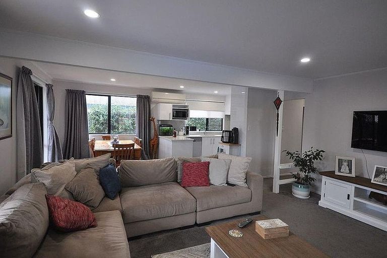 Photo of property in 23 Saint Johns Avenue, Tuakau, 2121