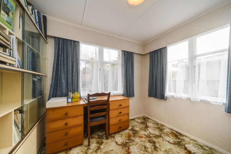 Photo of property in 27 Galway Avenue, Hokowhitu, Palmerston North, 4410