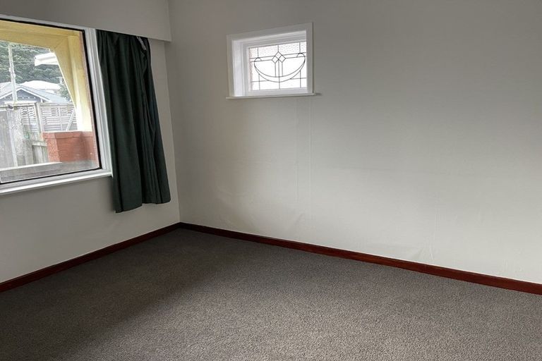 Photo of property in 82 Kauri Street, Miramar, Wellington, 6022