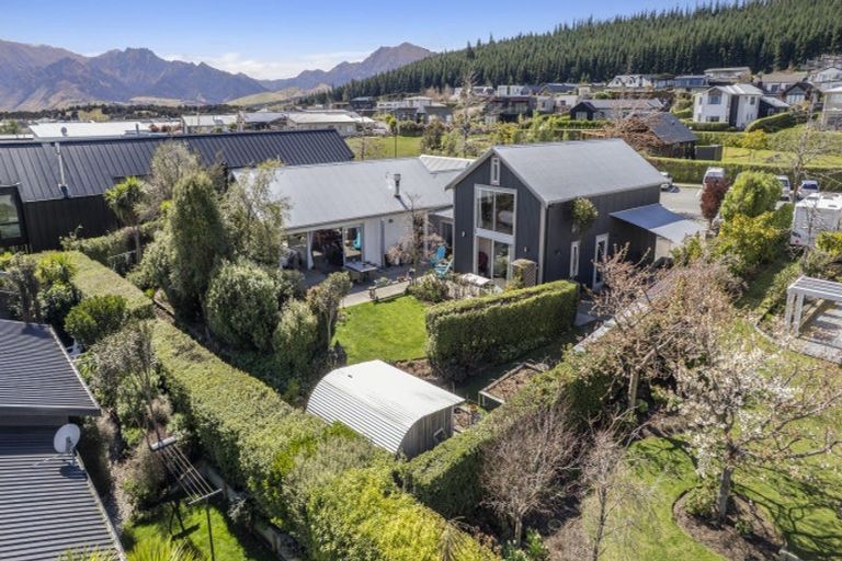 Photo of property in 19 Infinity Drive, Wanaka, 9305