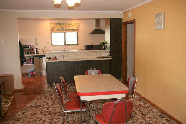 Photo of property in 8 Greenhithe Street, Waihola, Milton, 9073