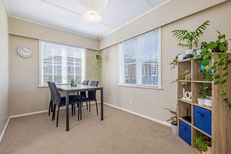 Photo of property in 16 Hurley Place, Awapuni, Palmerston North, 4412