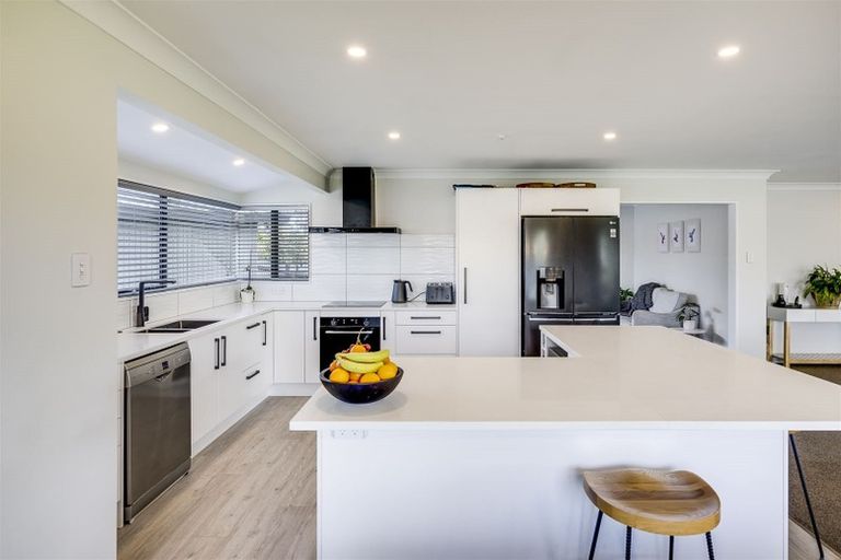 Photo of property in 14 Lamason Street, Greenmeadows, Napier, 4112