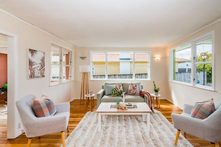 Photo of property in 53 Gray Avenue, Paraparaumu Beach, Paraparaumu, 5032