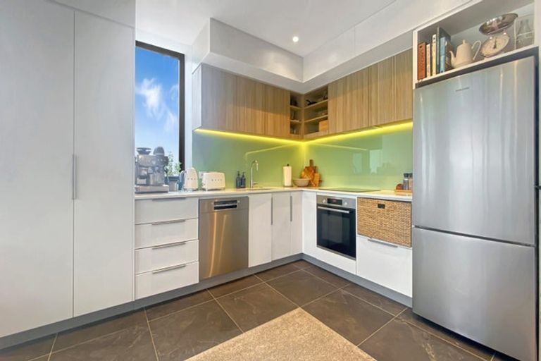 Photo of property in 703/1 Buscomb Avenue, Henderson, Auckland, 0610