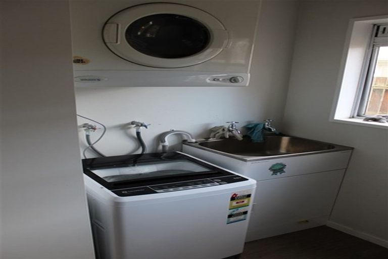 Photo of property in 18k Forth Street, North Dunedin, Dunedin, 9016