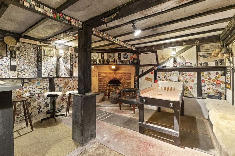 Photo of property in 14 Lane Crescent, Tawa, Wellington, 5028