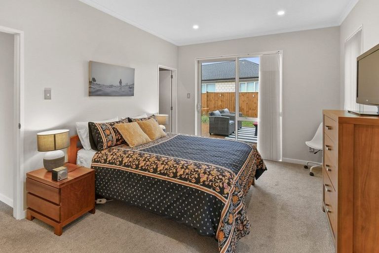 Photo of property in 3 Papaview Road, Papakura, 2110