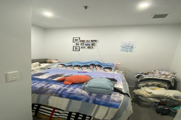 Photo of property in 1/15 Clearwater Cove, West Harbour, Auckland, 0618