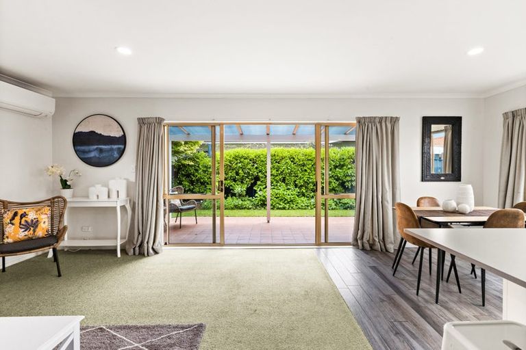 Photo of property in 8 Lucknow Road, Havelock North, 4130