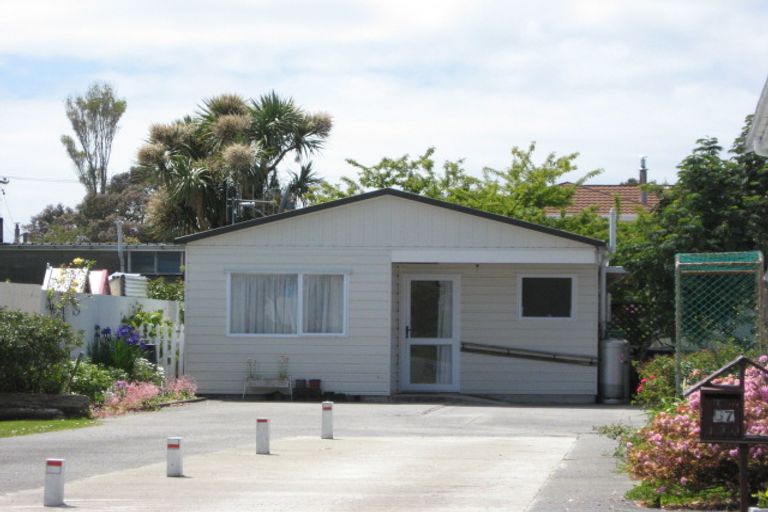 Photo of property in 67 Peel Street, Westport, 7825