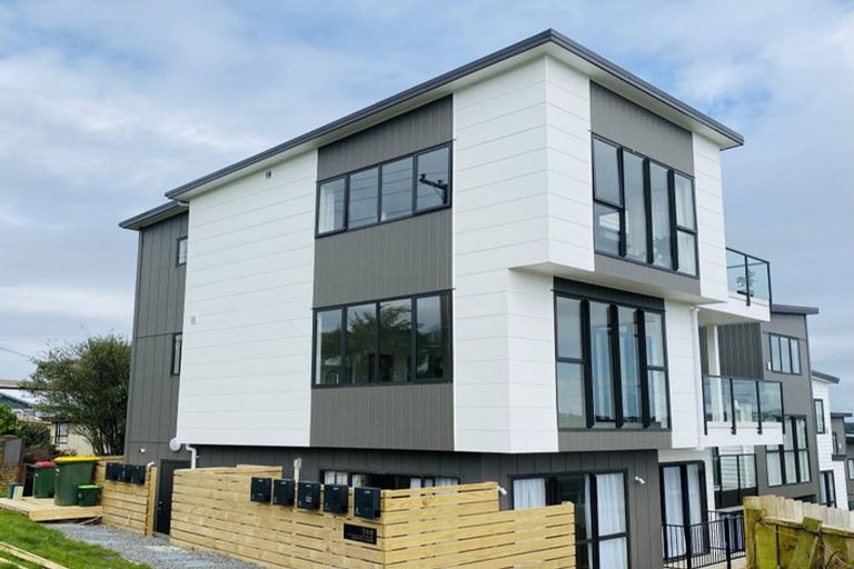 Photo of property in 2/388 Glenfield Road, Glenfield, Auckland, 0629