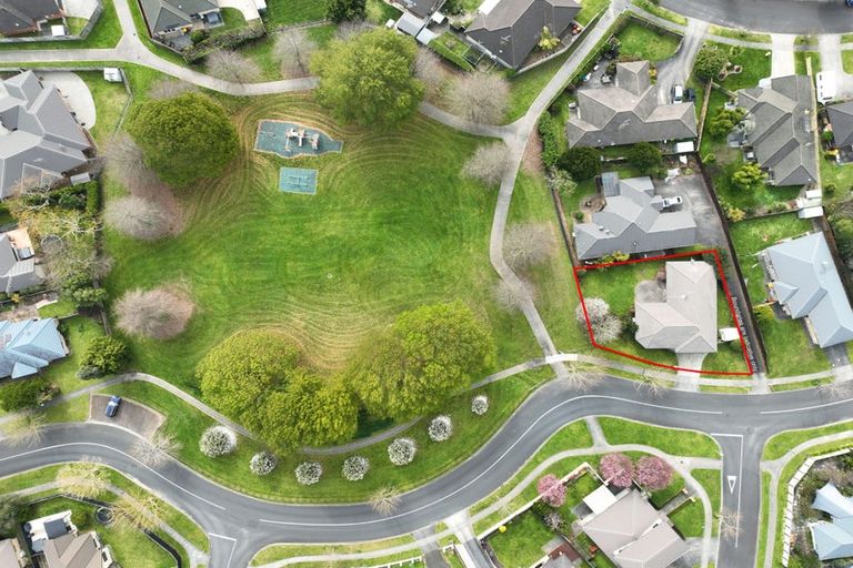 Photo of property in 35 Farringdon Avenue, Rototuna North, Hamilton, 3210