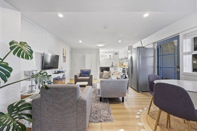 Photo of property in 73 Bradbury Road, Botany Downs, Auckland, 2010