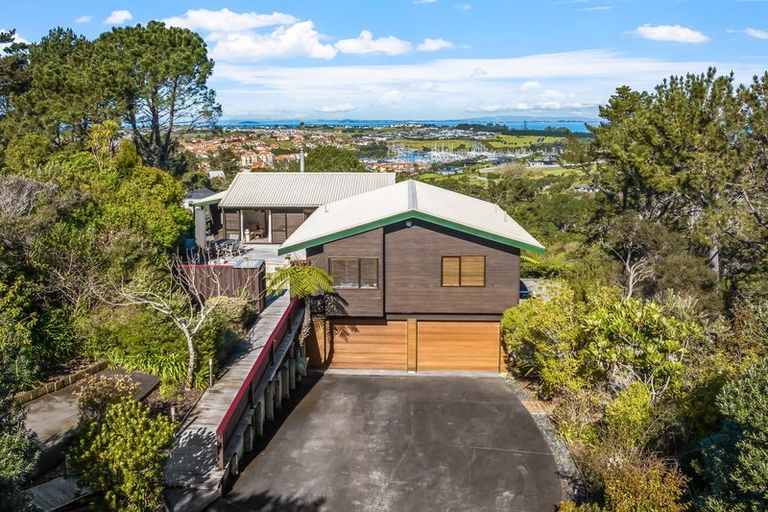 Photo of property in 8 Clayden Drive, Gulf Harbour, Whangaparaoa, 0930