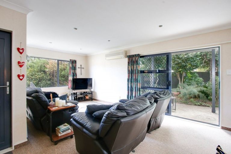 Photo of property in 69b Church Road, Taradale, Napier, 4112