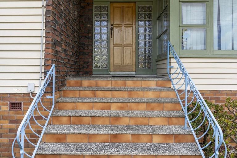 Photo of property in 71 Jaemont Avenue, Te Atatu South, Auckland, 0610