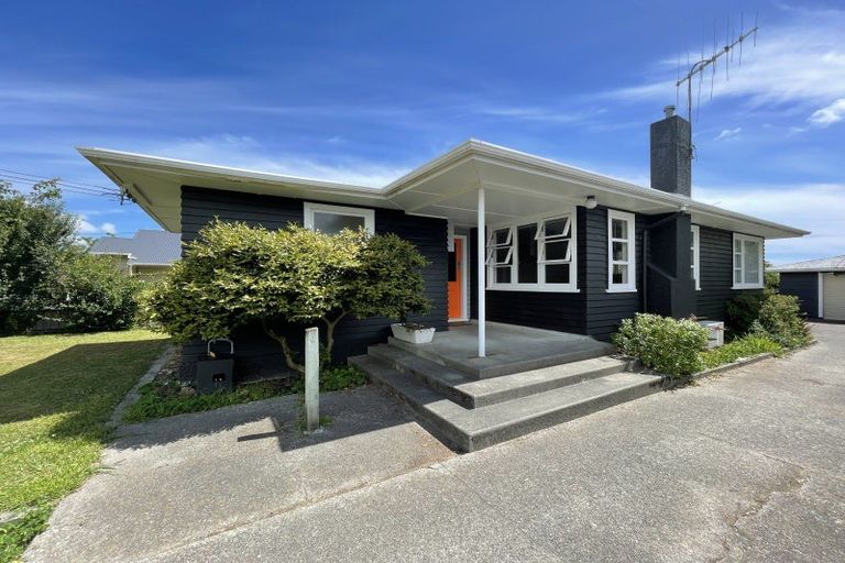 Photo of property in 35 Aotaki Street, Otaki, 5512
