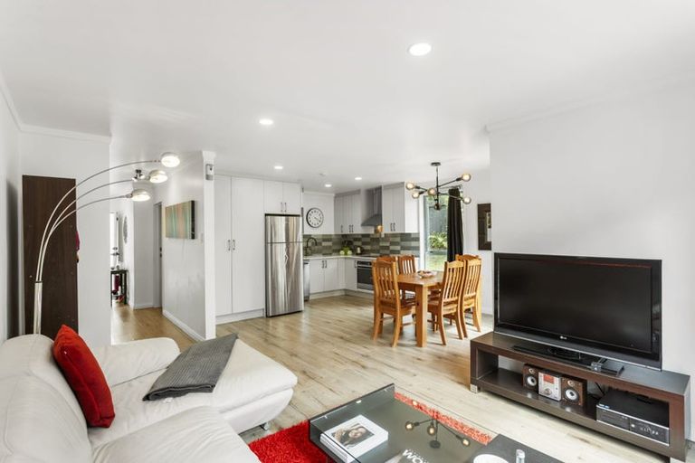 Photo of property in 1/351 West Coast Road, Glen Eden, Auckland, 0602