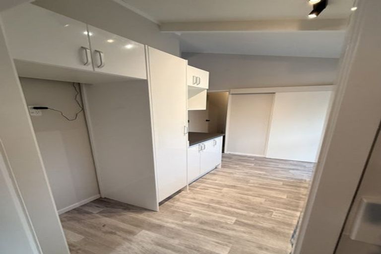 Photo of property in 21 William Hadlow Place, Hatfields Beach, Orewa, 0931