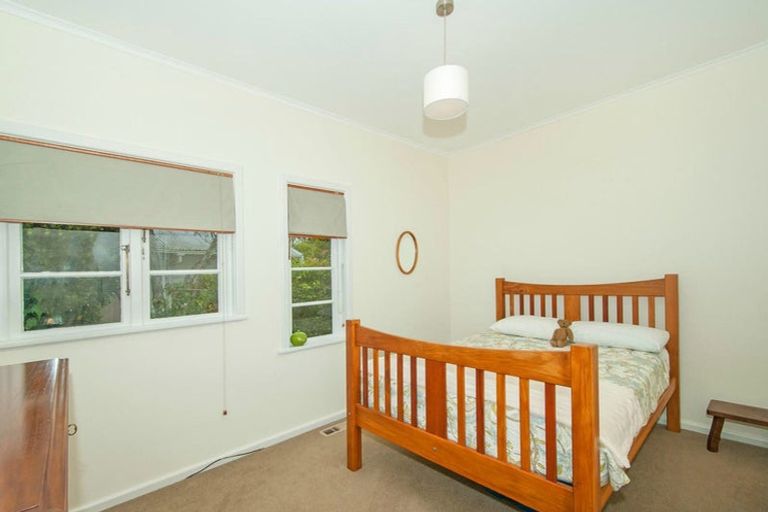 Photo of property in 2 Sherwood Street, Woburn, Lower Hutt, 5010