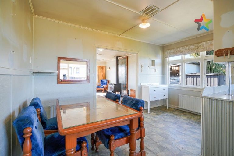 Photo of property in 37 Papatotara Road, Tuatapere, 9620