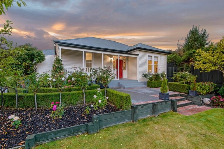 Photo of property in 15 Hackthorne Road, Cashmere, Christchurch, 8022