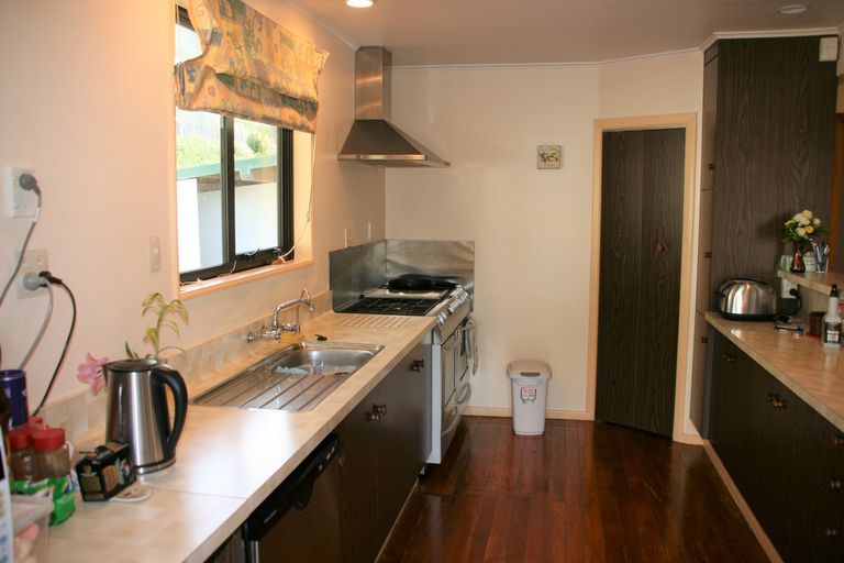 Photo of property in 8 Greenhithe Street, Waihola, Milton, 9073