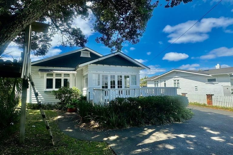 Photo of property in 53 Aramoana Avenue, Devonport, Auckland, 0624