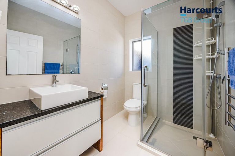 Photo of property in 2 Beatrice Place, Flat Bush, Auckland, 2016