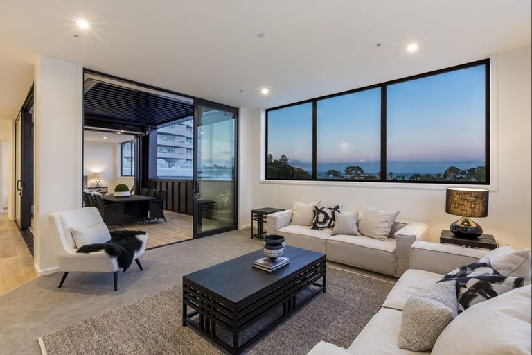 Photo of property in 6/14 Tamariki Avenue, Orewa, 0931