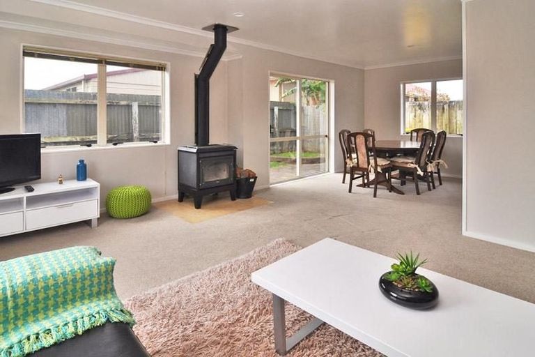 Photo of property in 2/31 Watson Place, Papatoetoe, Auckland, 2025