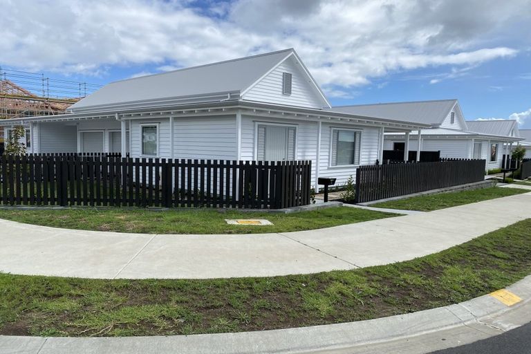 Photo of property in 2 Toka Lane, Red Beach, 0932