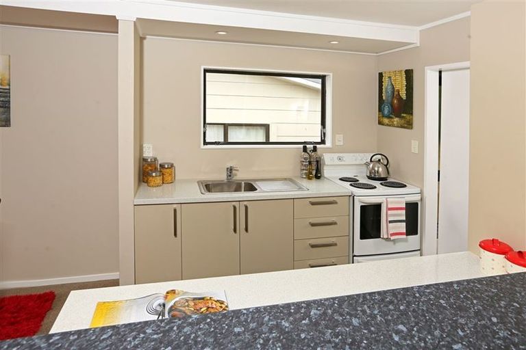 Photo of property in 122a Colwill Road, Massey, Auckland, 0614